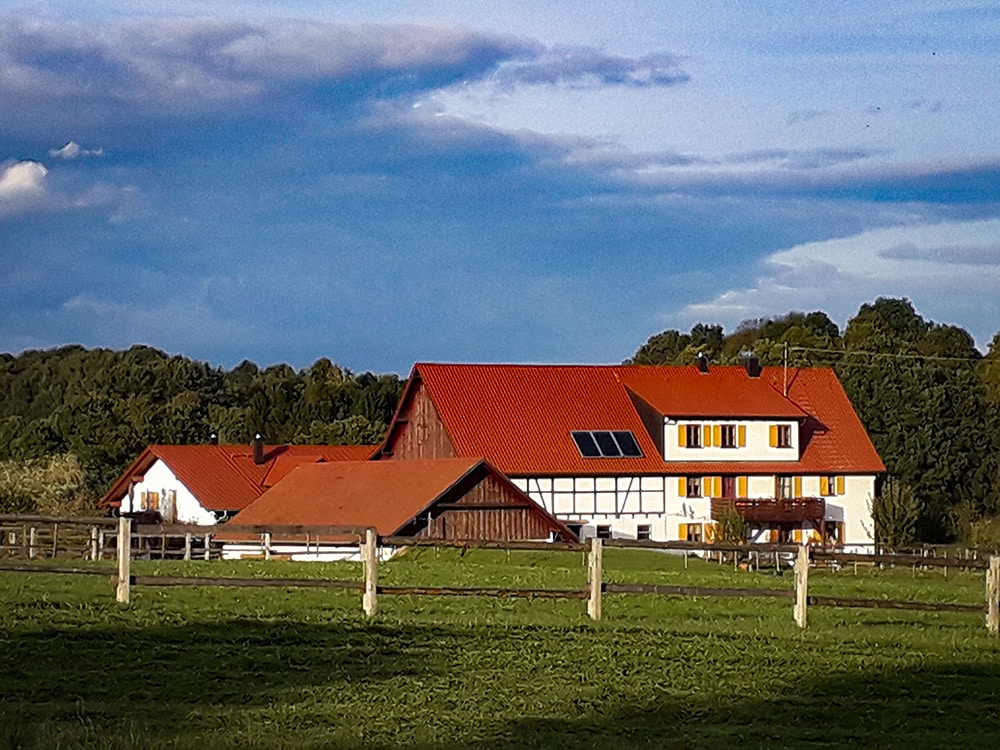 Patscheider_Haus_Außenansicht_Ferne